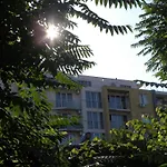 Apartcomplex New Tawn Apartment *