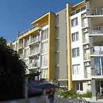 Apartcomplex New Tawn Obzor